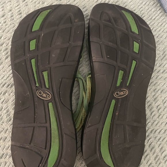 Chaco sandals EUC two-toned green adjustable straps for size 8-9 
Smoke free - Picture 3 of 5